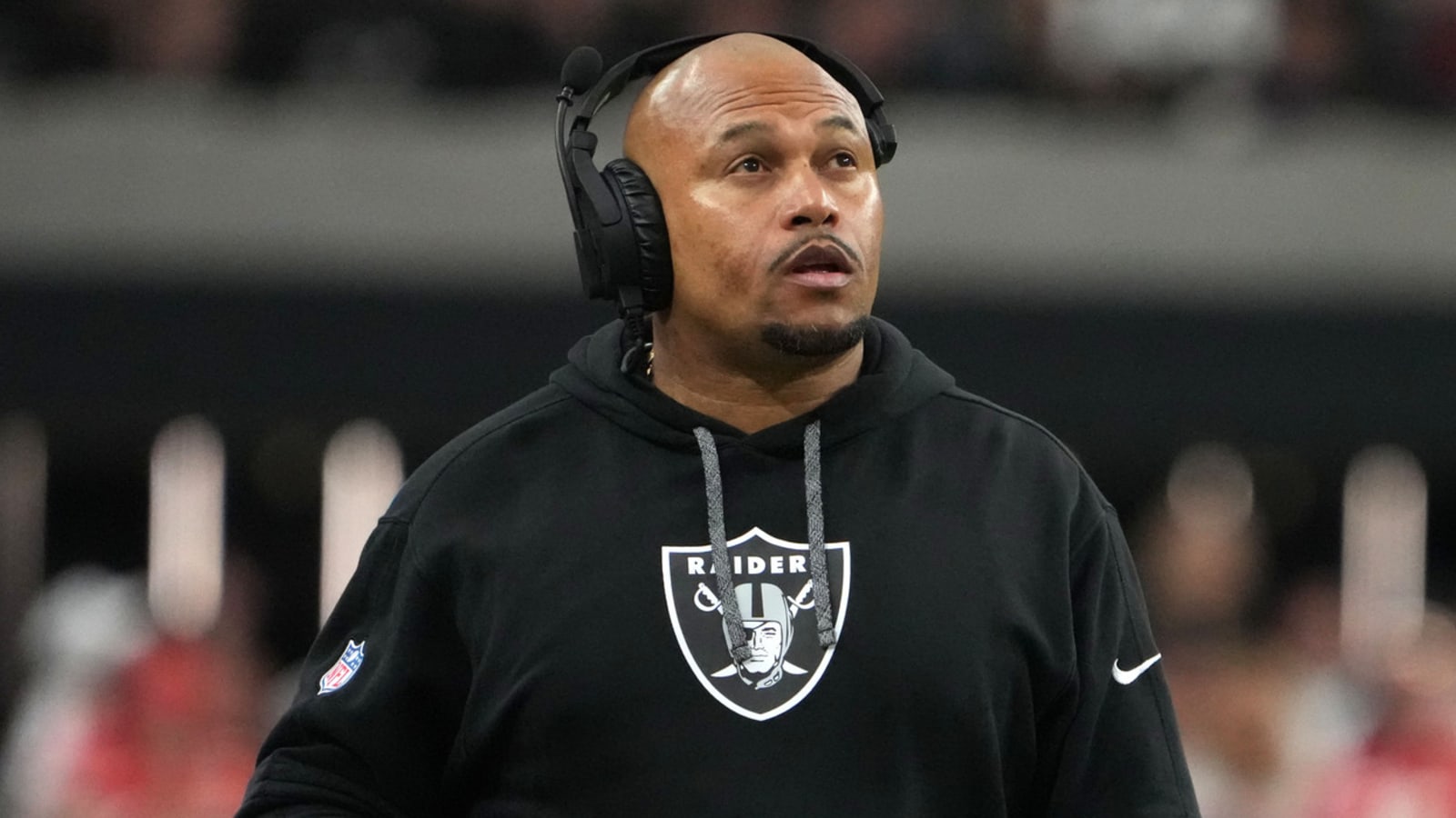 How Tom Brady reportedly will impact Raiders' Antonio Pierce decision