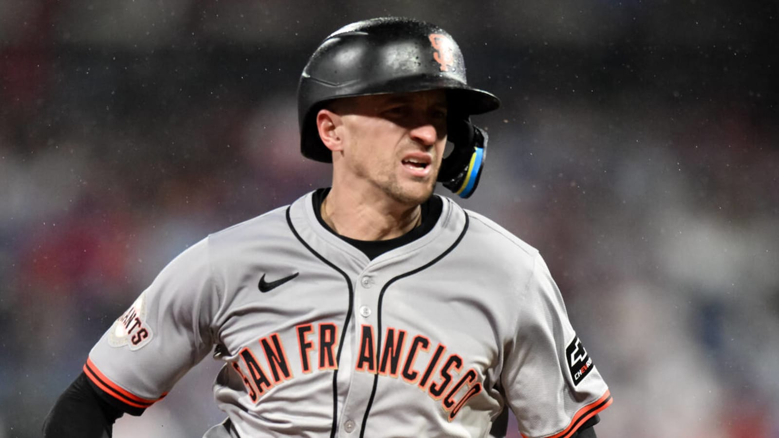 Giants place Gold Glove shortstop on IL