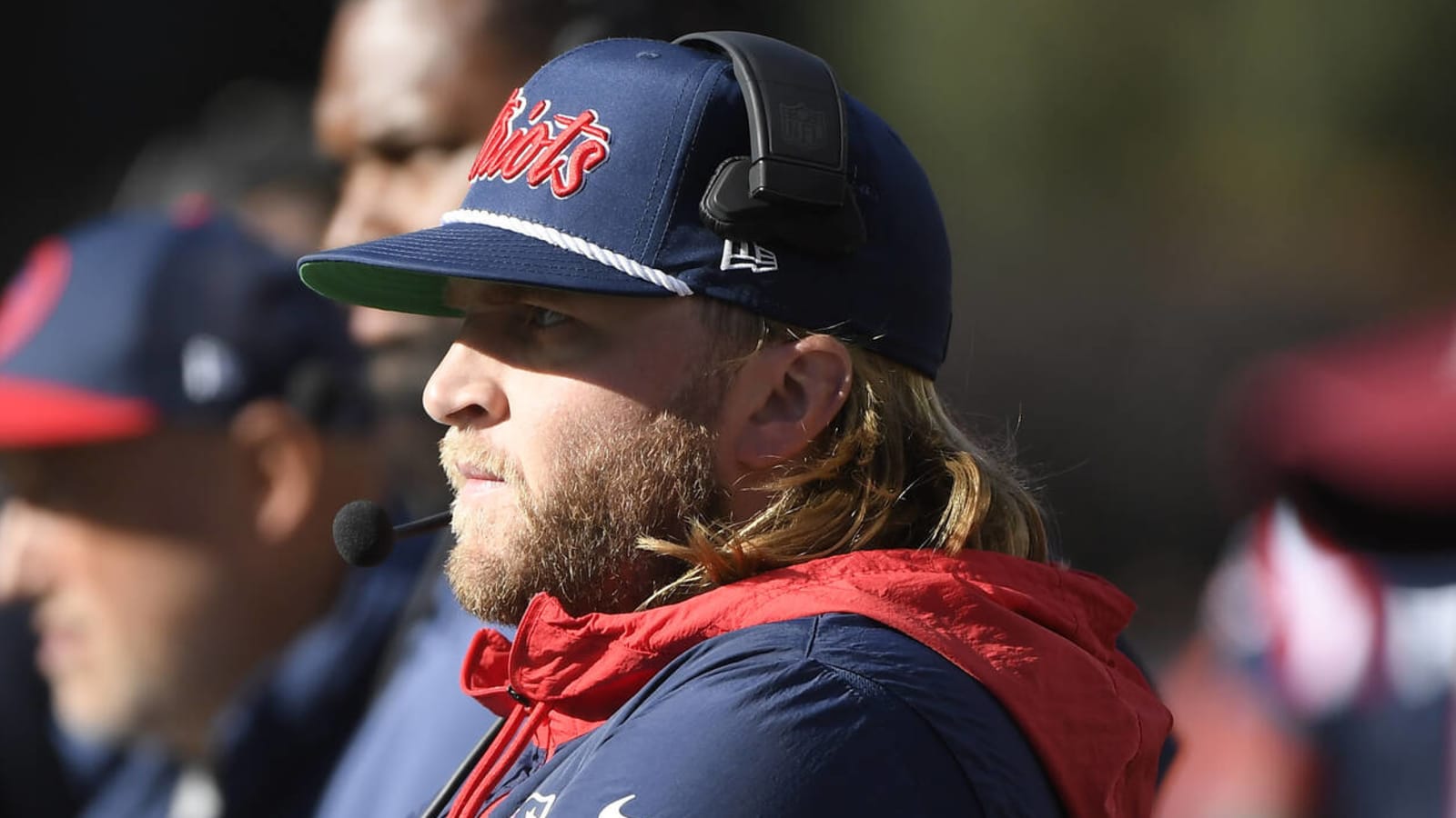 Washington coach Steve Belichick takes a subtle dig at dad Bill Belichick with a savage response while talking about the biggest difference between the two