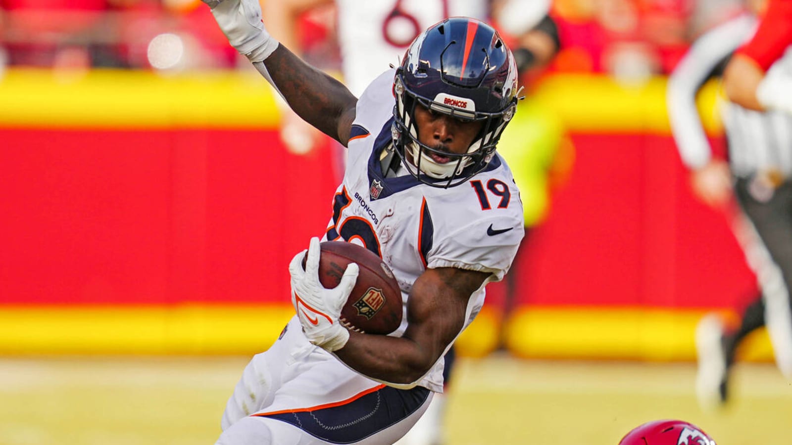 Running back Chase Edmonds acquired in Broncos' trade for Bradley Chubb