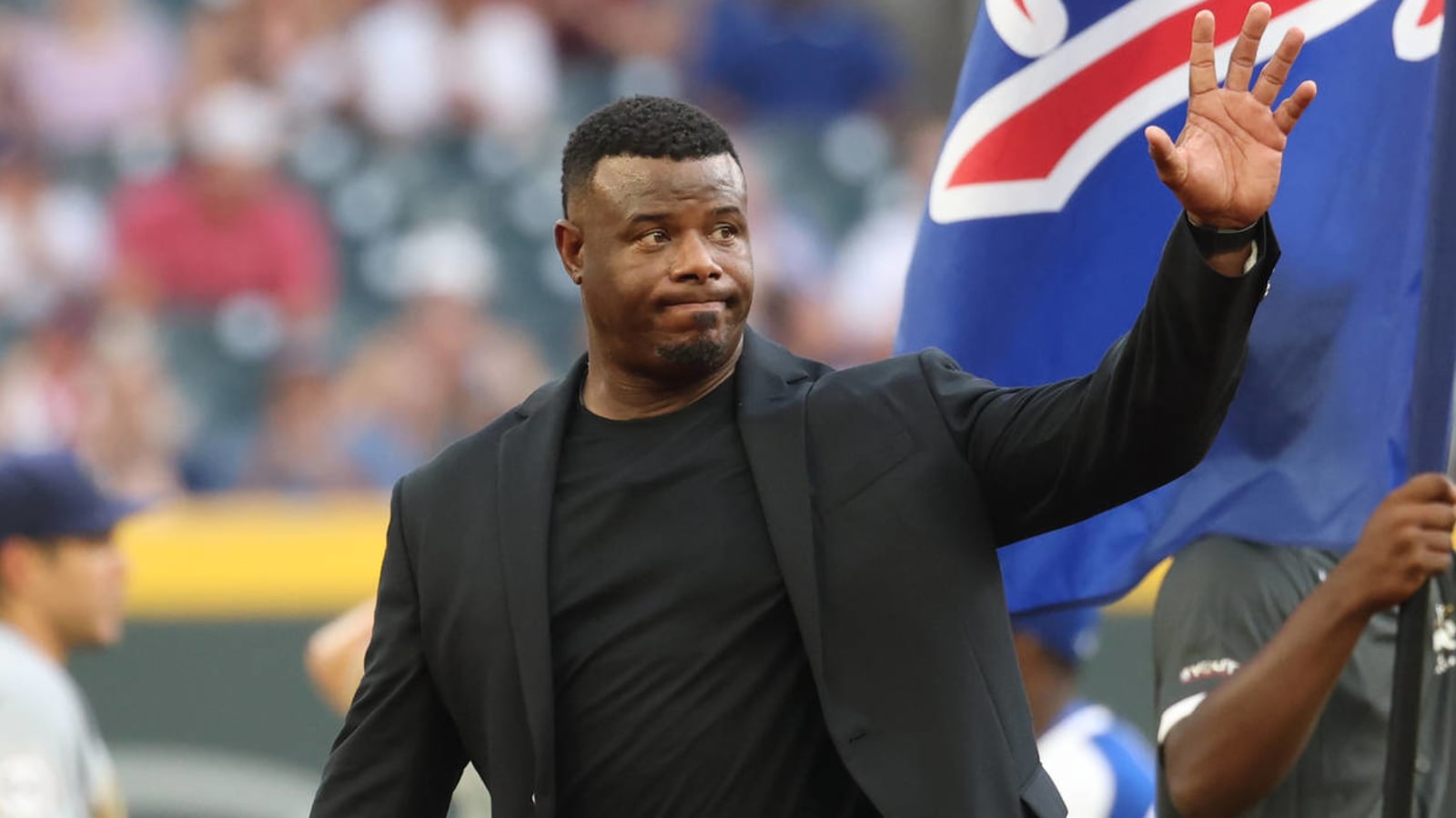 Ken Griffey Jr. joins Mariners' ownership group