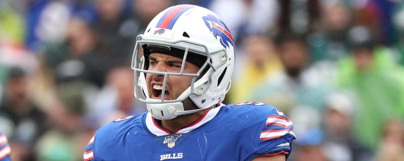 Bills All-Pro LB suffers torn bicep