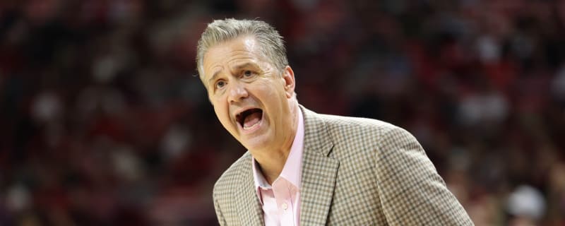 No. 18 Arkansas overcomes sluggish start to down Troy