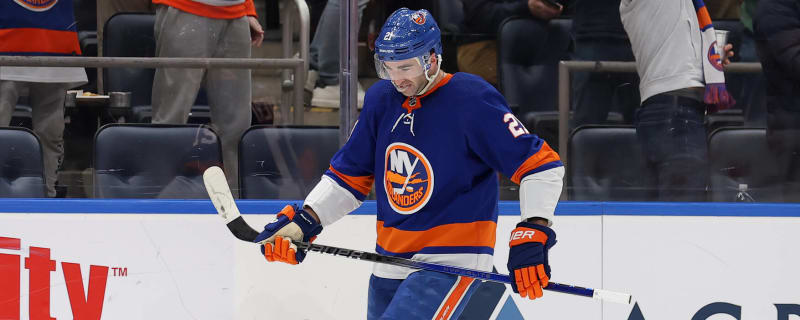 Kyle Palmieri’s Hat Trick Powers Islanders Past Bruins