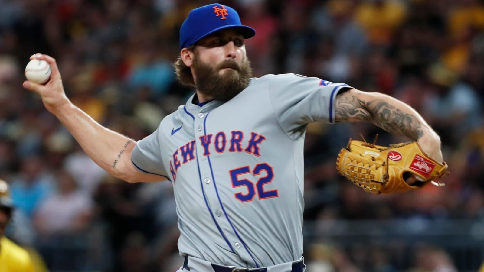 Mets designate struggling relief pitcher for assignment