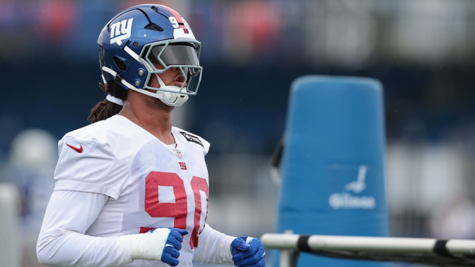 Giants waive injured former undrafted defensive lineman