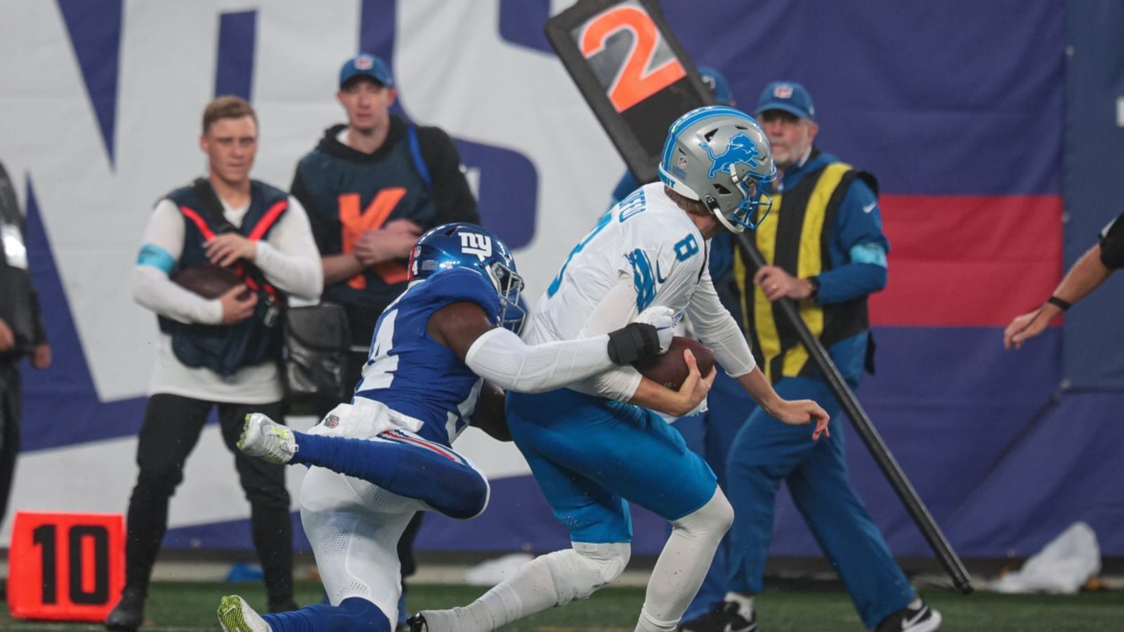 Giants lose promising young linebacker to ankle injury