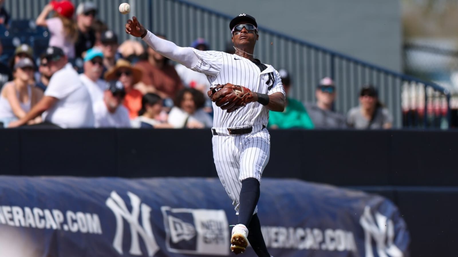 Yankees cut depth infielder, who heads to Japan