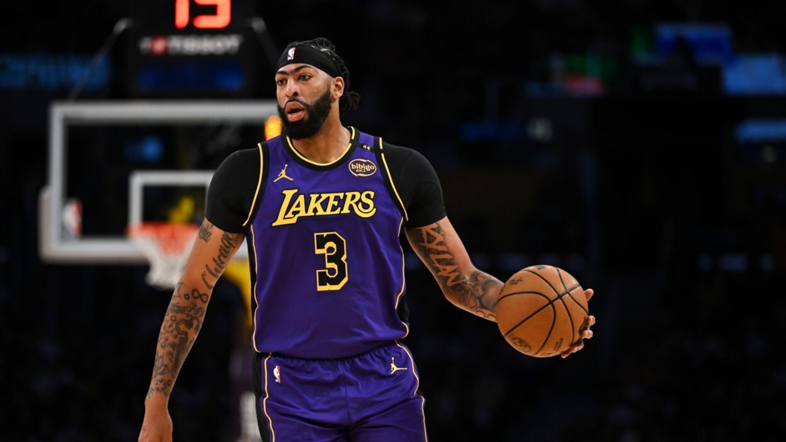 Lakers are hoping MVP favorite can return from injury vs. 76ers