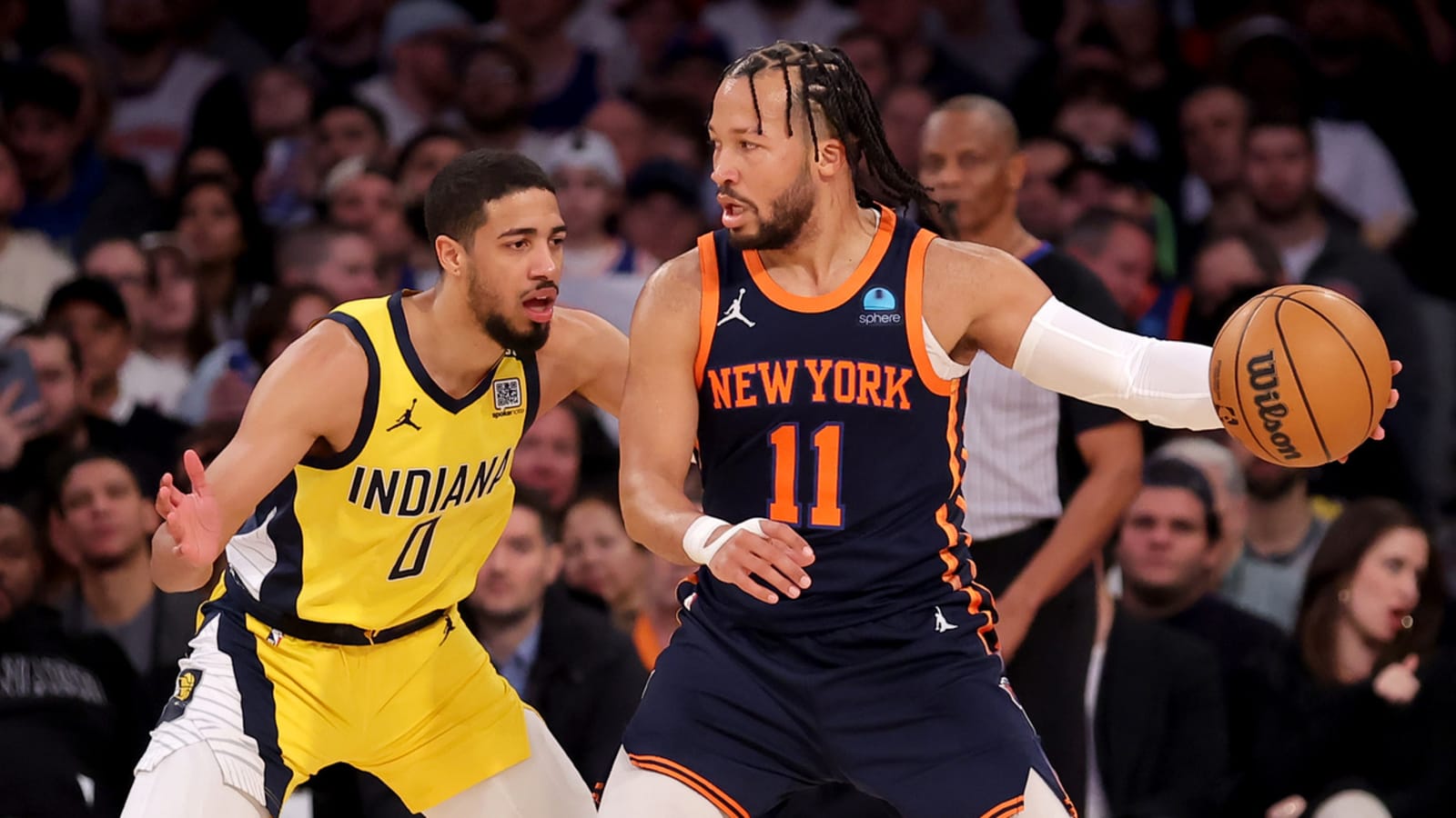 Watch: Jalen Brunson, Tyrese Haliburton invade WWE SmackDown