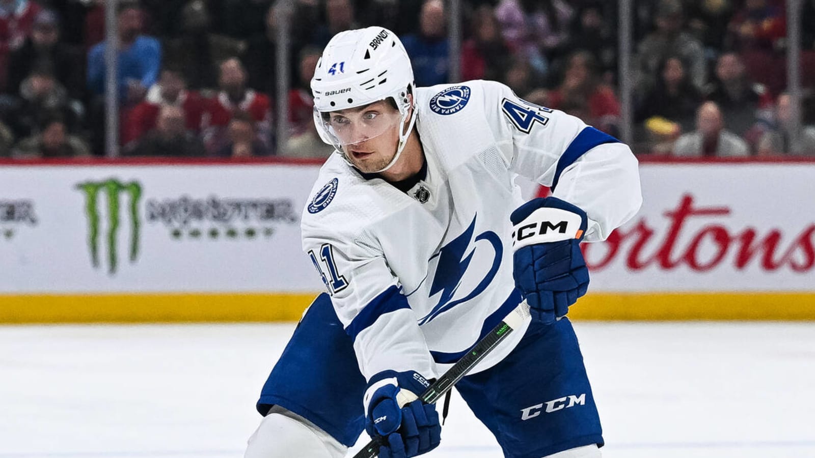 Lightning bringing back winger on two-year extension