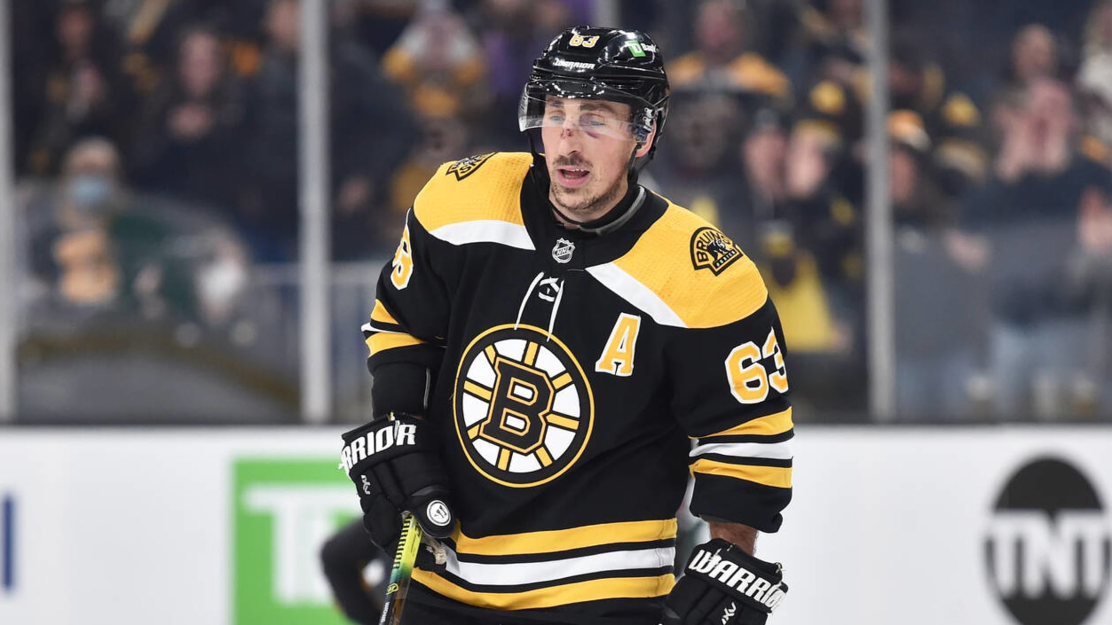 Bruins salute to service jersey 2025