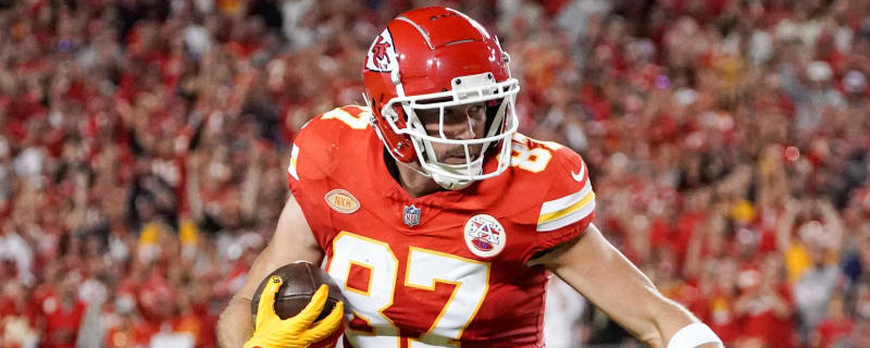 Chiefs News: Now 34, Travis Kelce is 'even more on top of the world' -  Arrowhead Pride