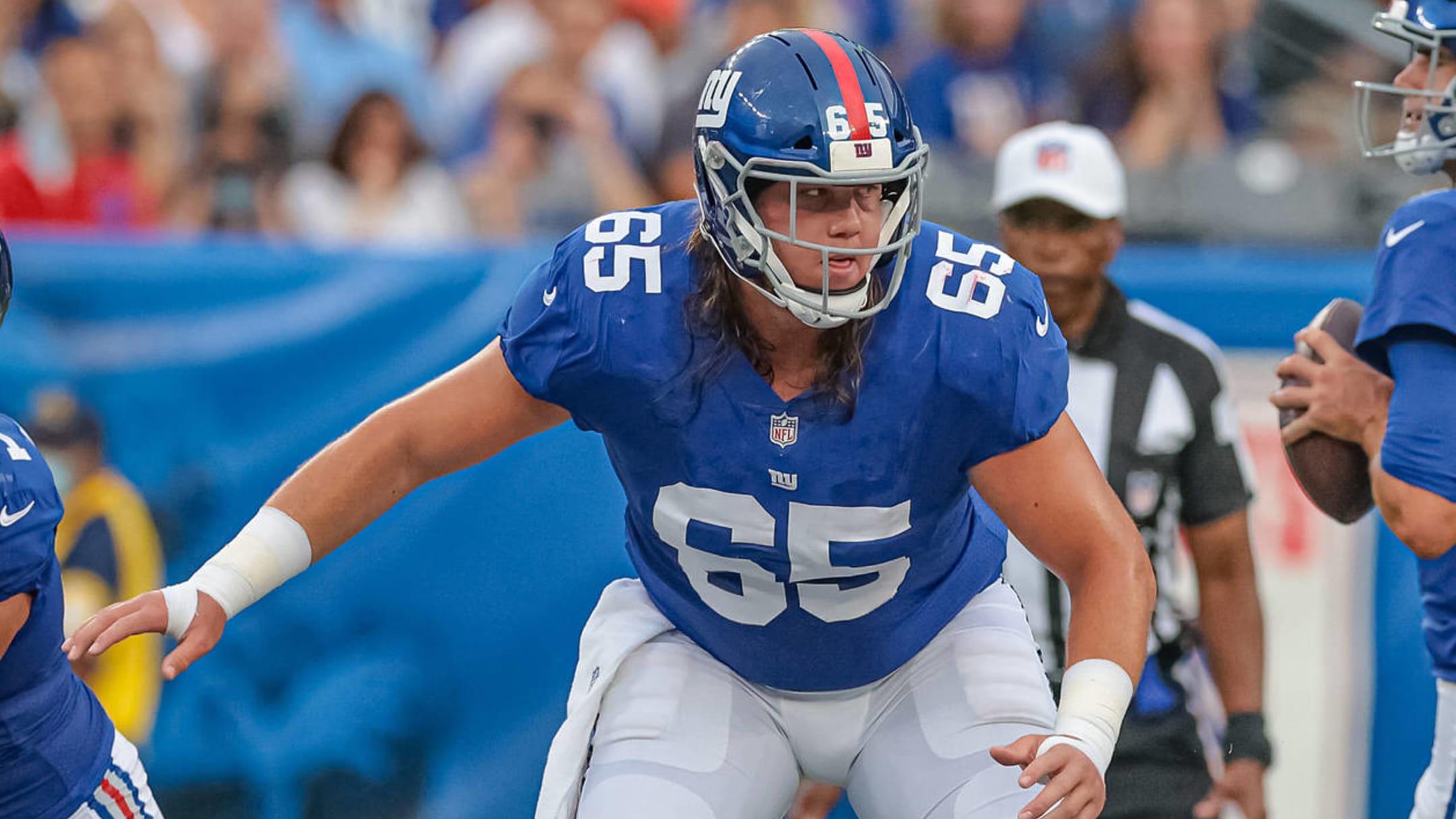 Giants offensive lineman Nick Gates suffers leg fracture in first quarter  vs. Washington 