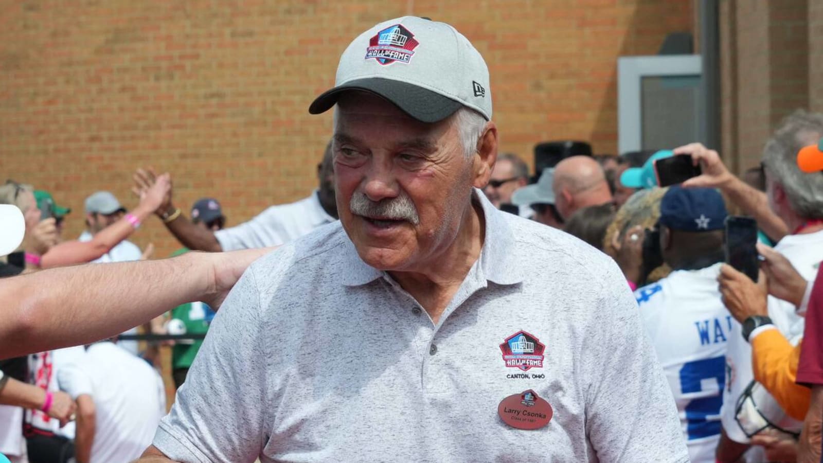 Member of 1972 Dolphins apologizes for losing cool over perfect season rant