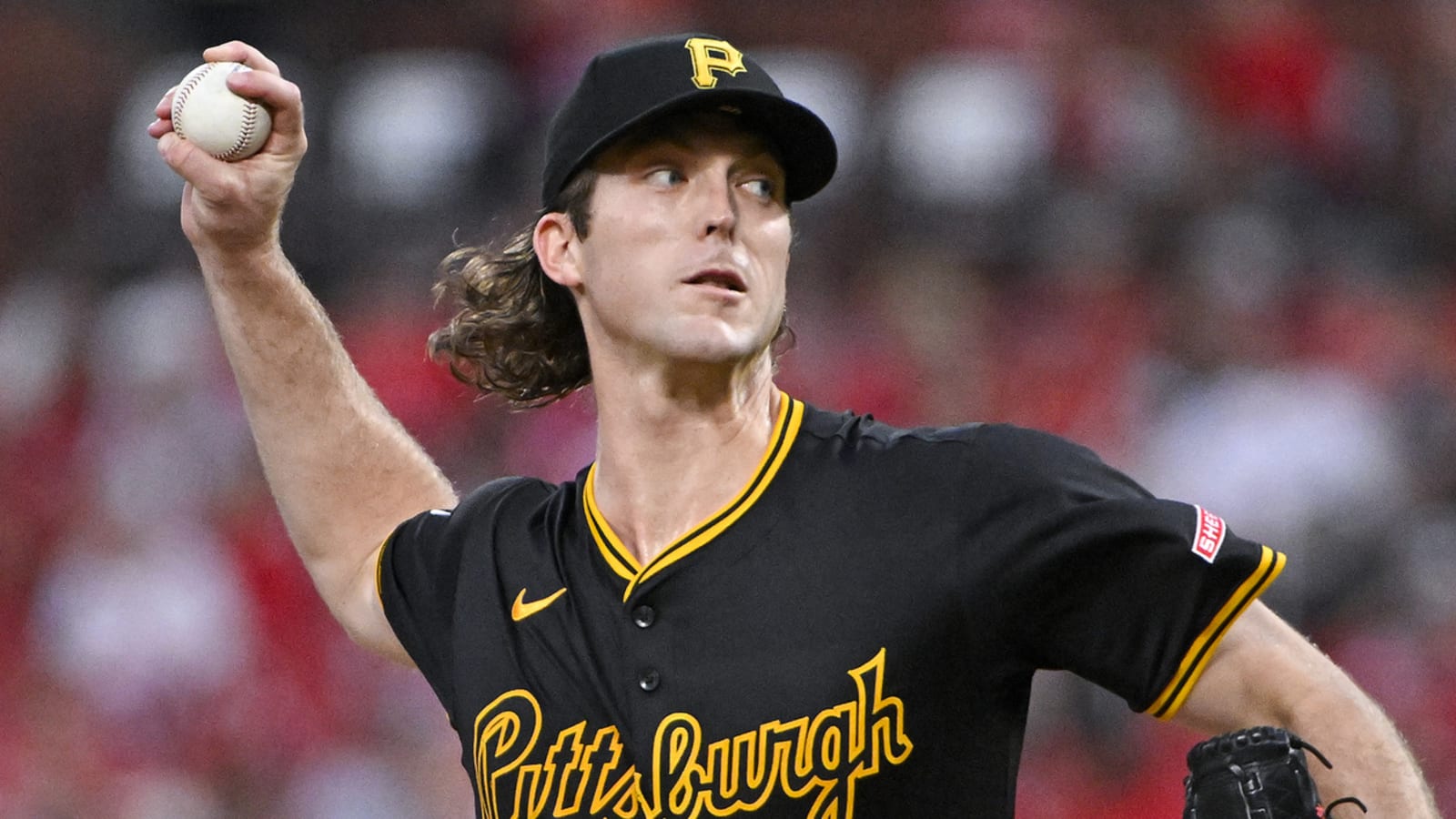 Pirates DFA righty pitcher after spot start
