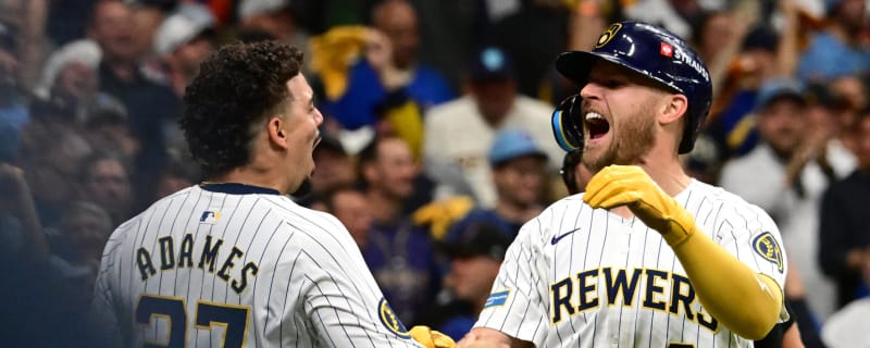 Watch: Brewers break scoreless tie with monster back-to-back HRs