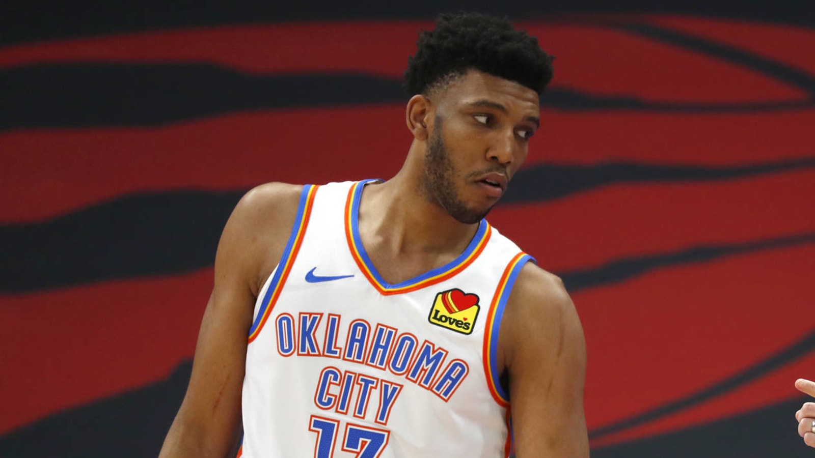 Bulls sign center Tony Bradley