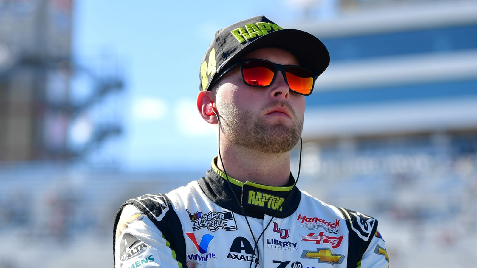 Amid playoff controversy, Byron aims to win first NASCAR title