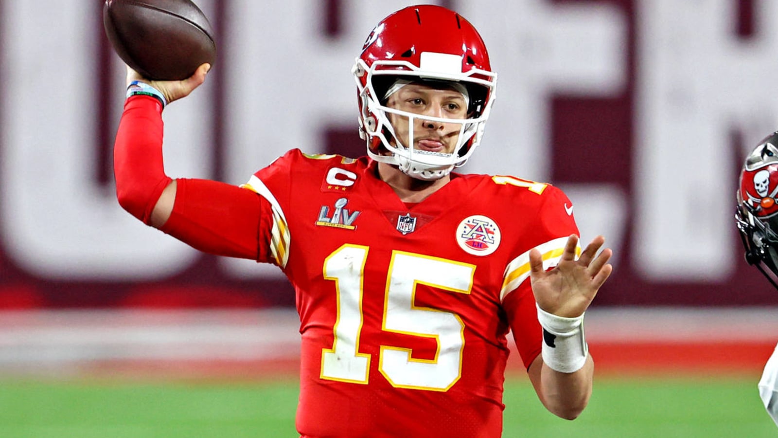 Mahomes on discusses sharing 'Madden' cover with Brady