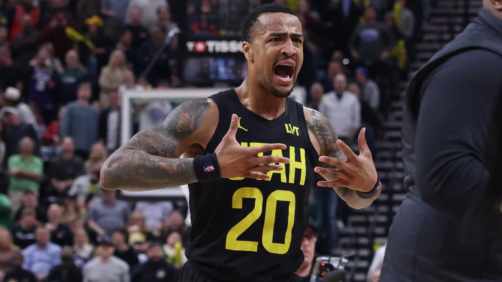 Watch: Scuffle breaks out in final seconds of Bulls-Jazz