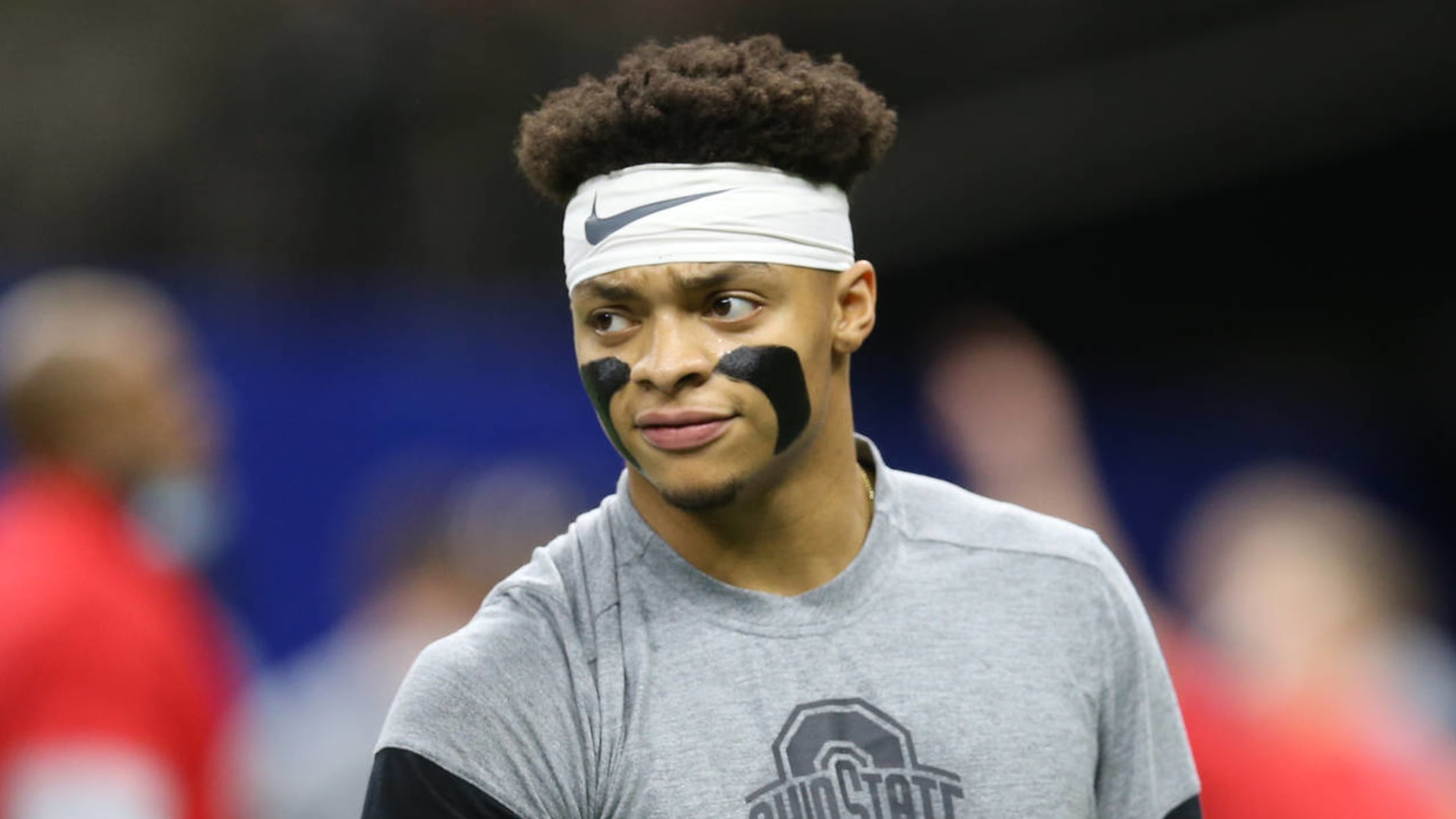 Bears trade up to draft Justin Fields at No. 11