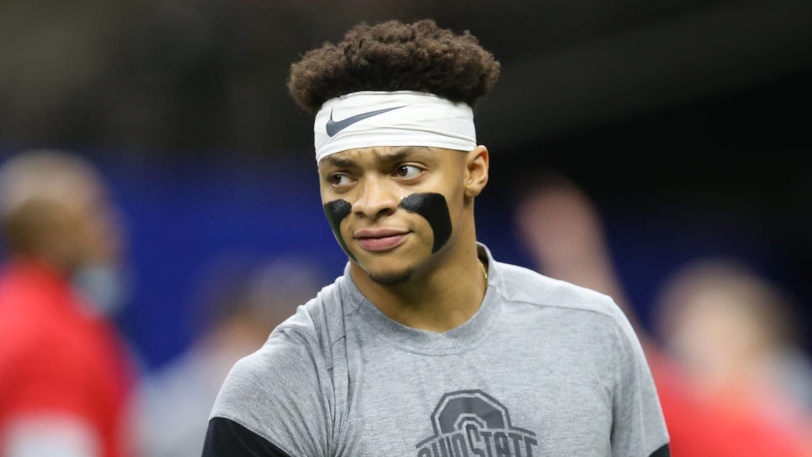 Bears trade up to draft Justin Fields at No. 11