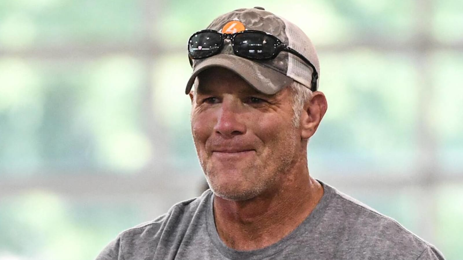 Legal expert: Favre faces 'very high burden' in lawsuits