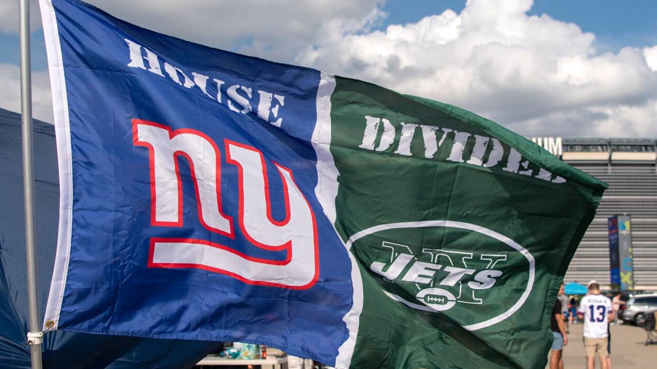 Fan sues Giants, Jets for $6 billion demanding both teams leave New Jersey  and play home games in New York 