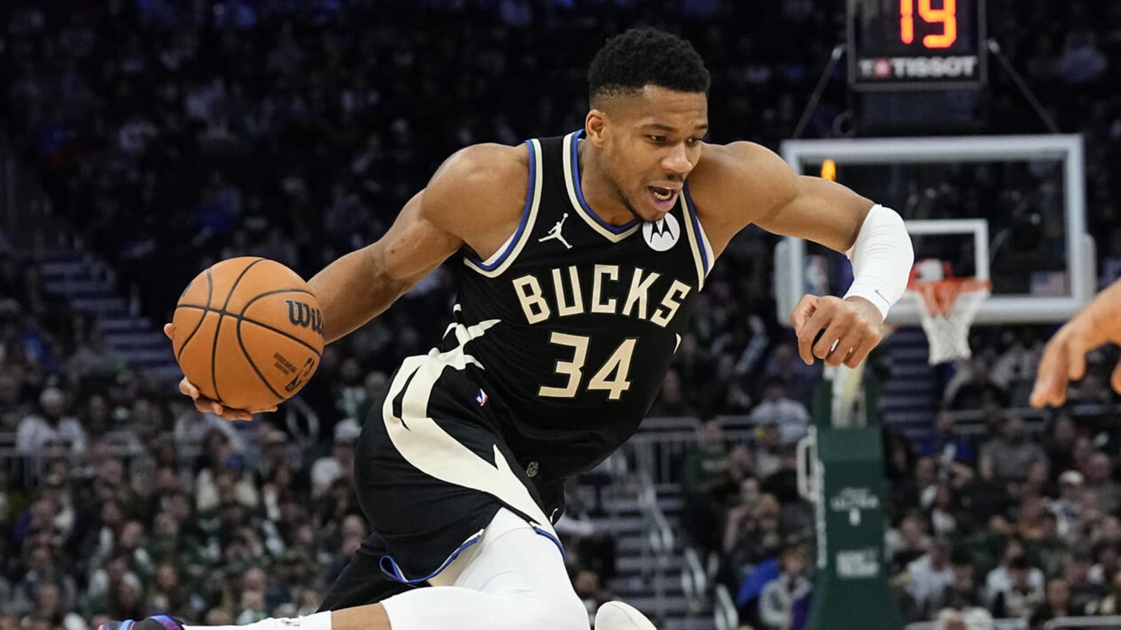 Bucks’ Giannis Antetokounmpo on injury-laden offseason: ‘I was a couch potato’