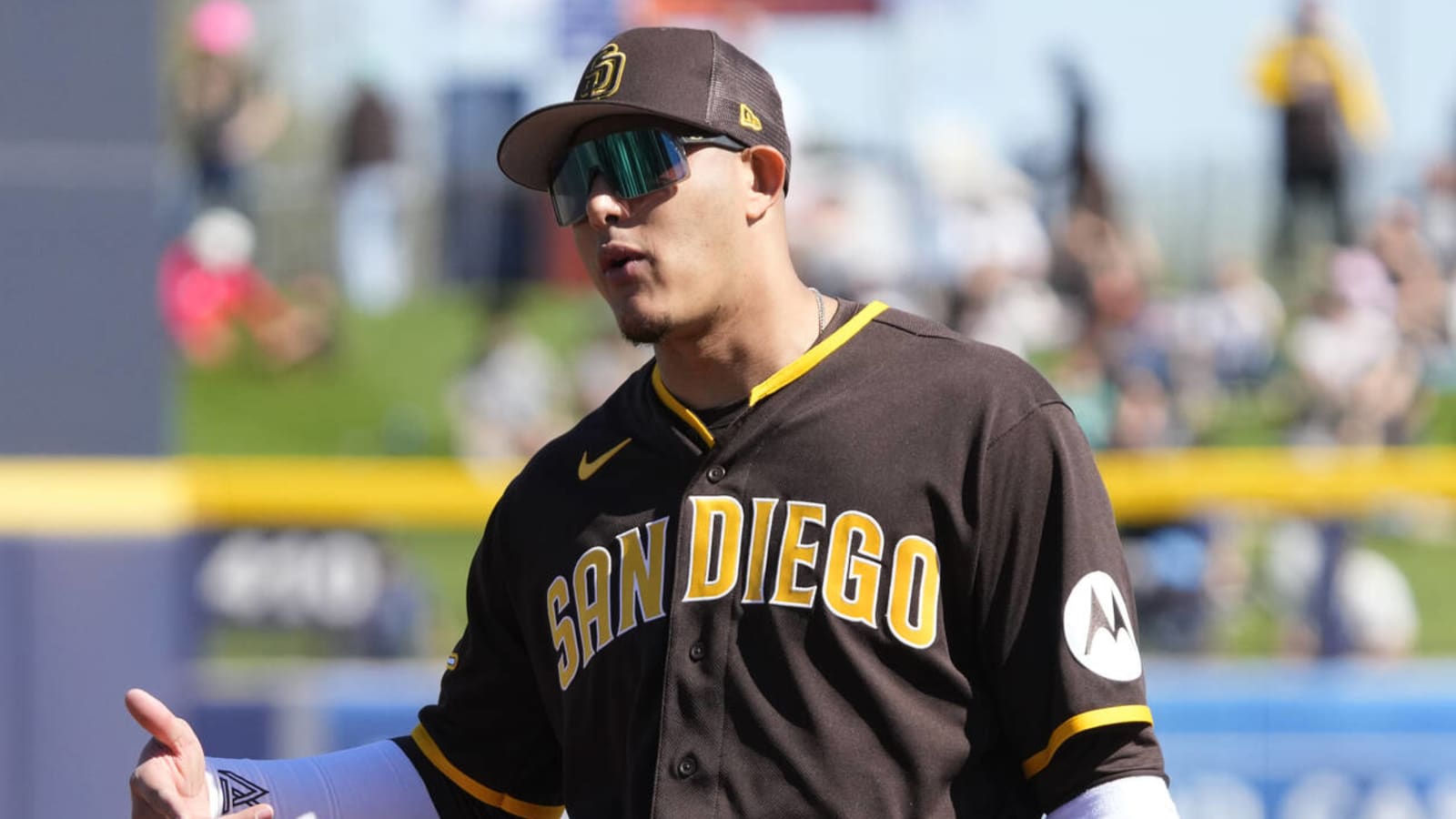 Reports: Manny Machado agrees to 11-year extension with Padres