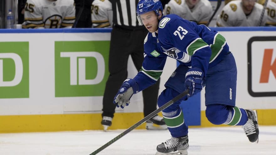 What might it take for the Canucks to re-sign Elias Lindholm? Should they?