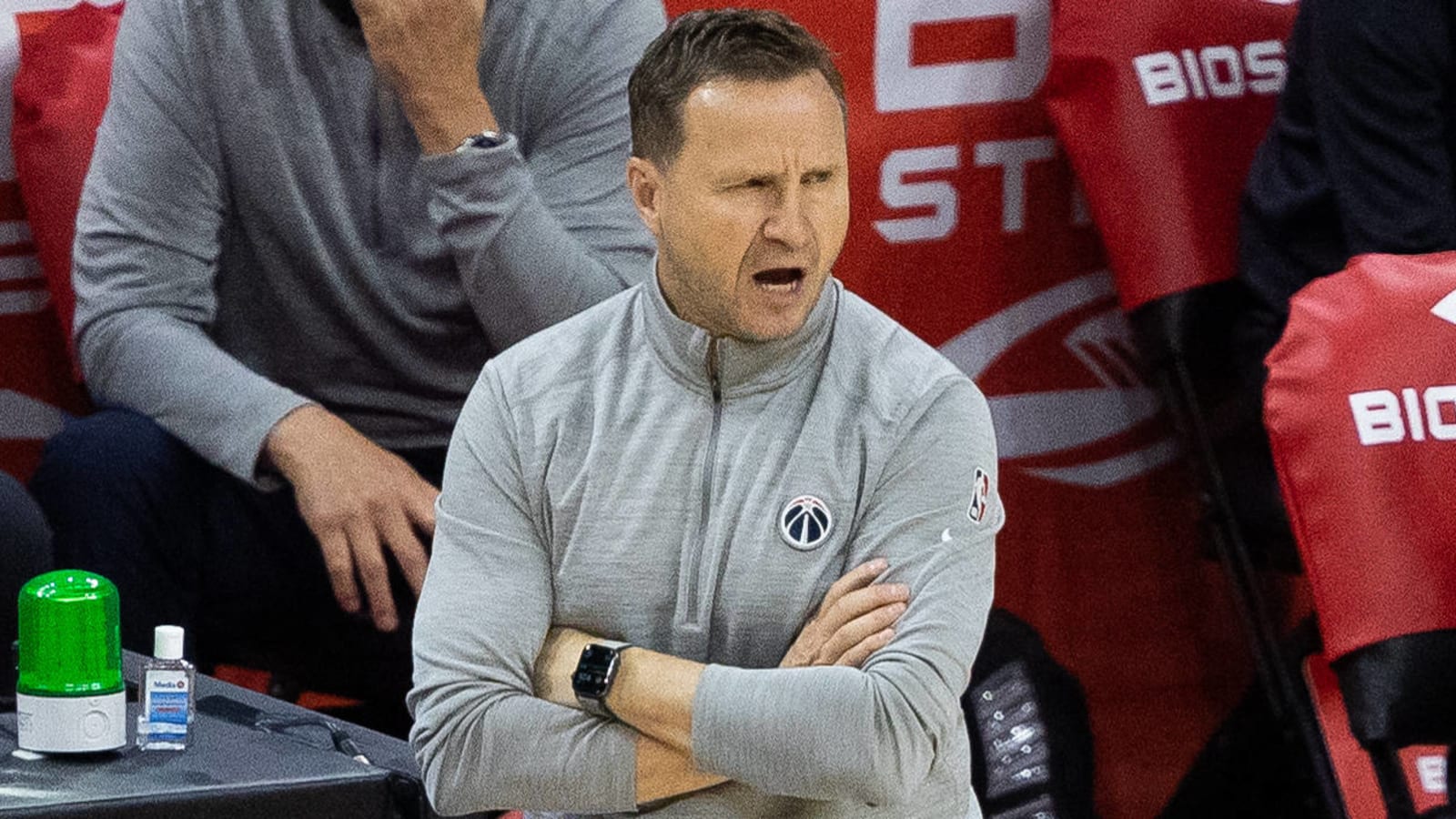 Lakers reportedly interview Scott Brooks for asst. job