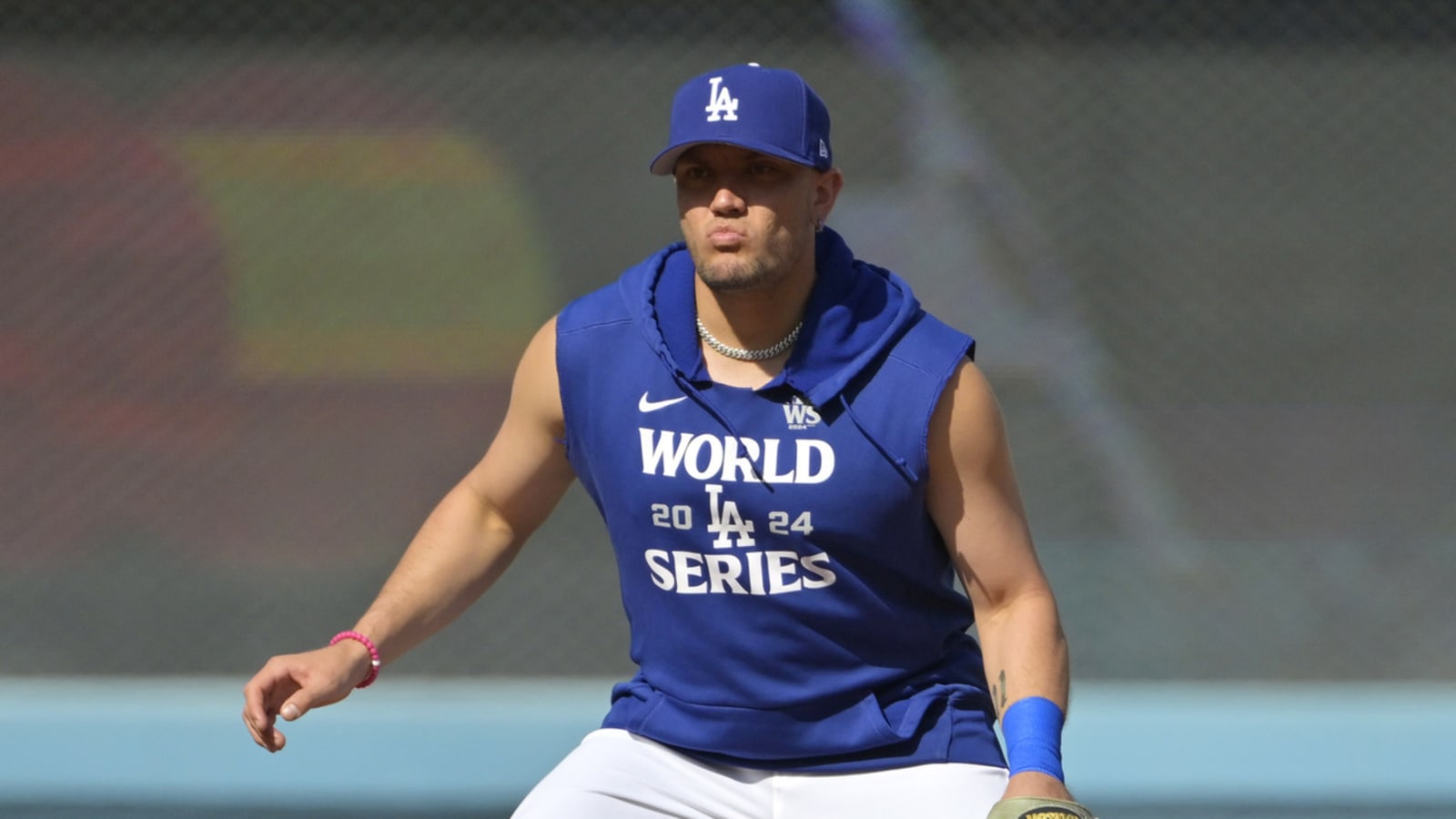 Dodgers to exercise club option on Miguel Rojas