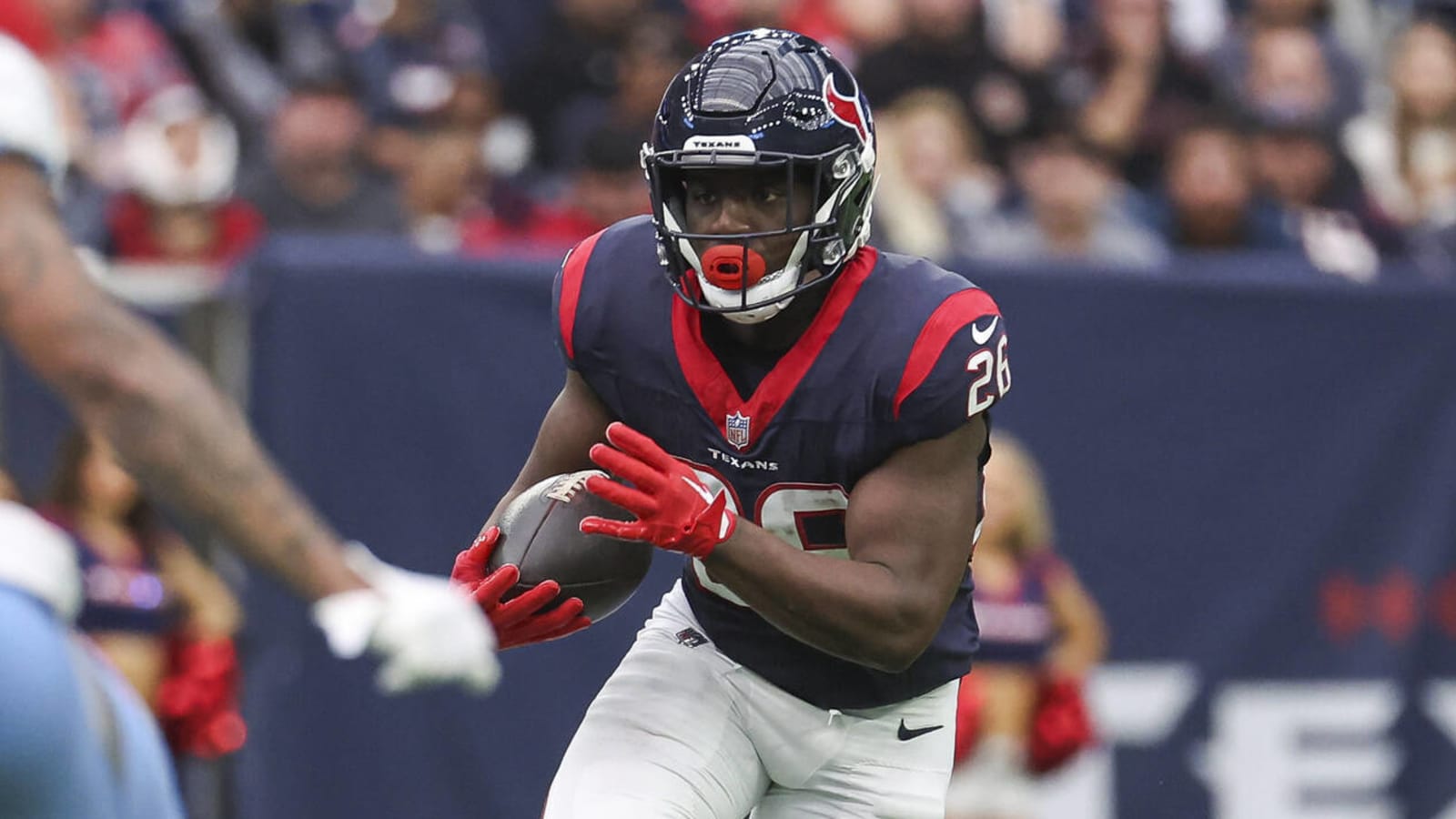 Texans RB expresses desire to stay with team