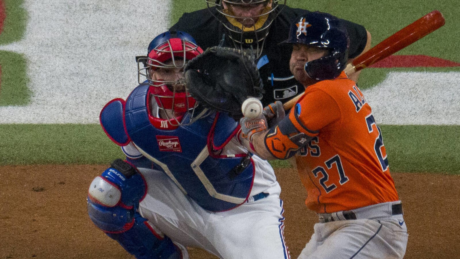 Watch: Jose Altuve's terrifying view of a high-and-tight fastball