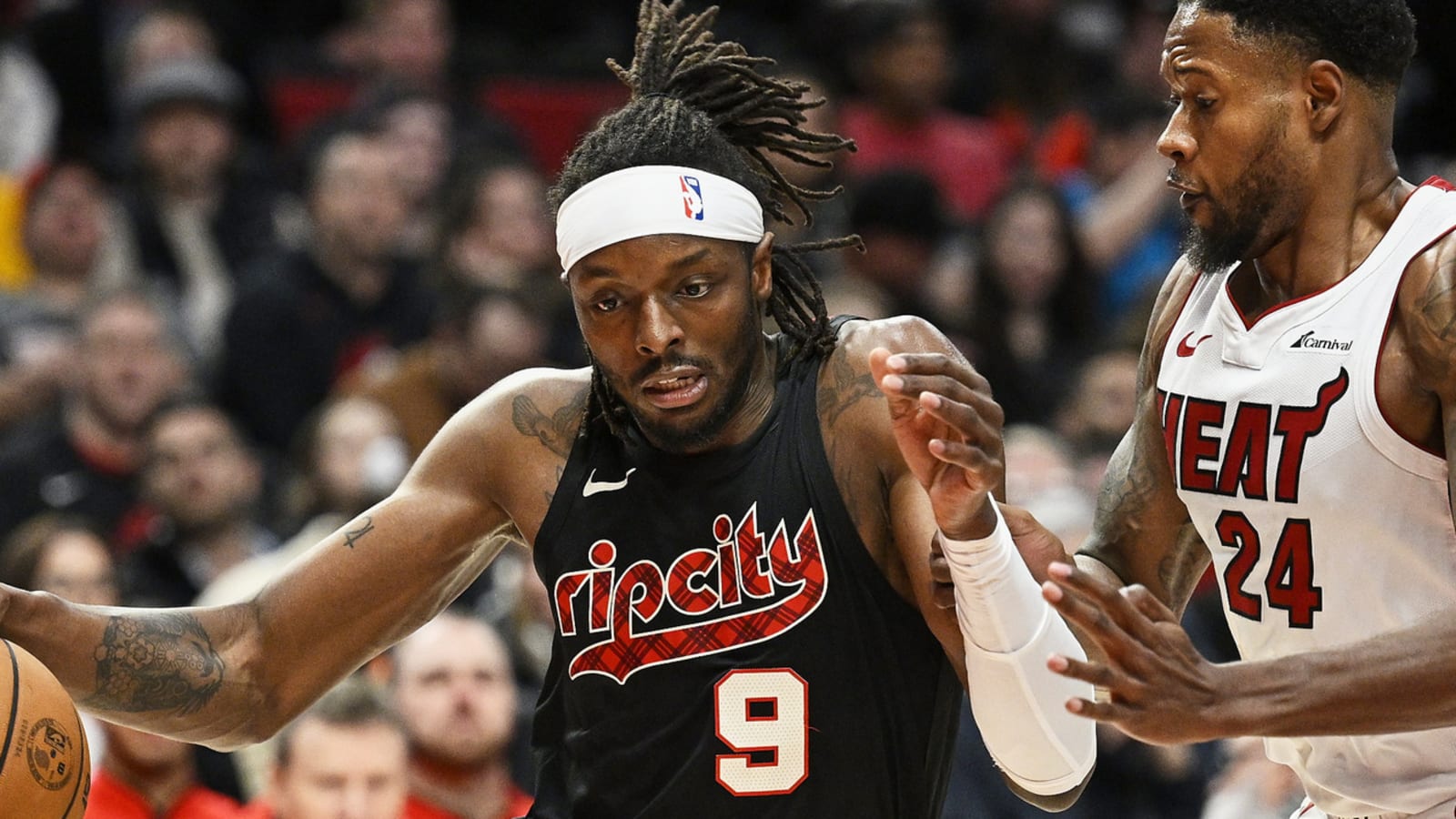 Mavericks looking to trade for $160 million player?