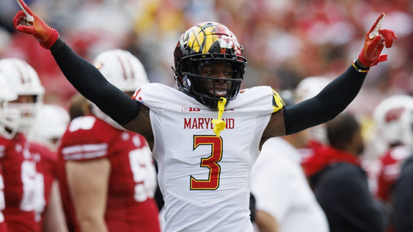 Giants move up one spot to take Maryland cornerback