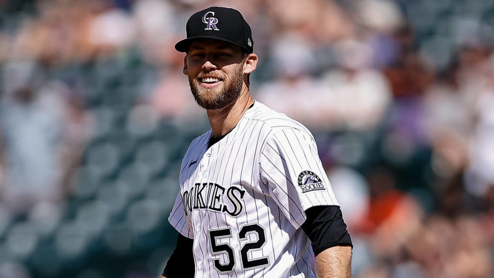 Rockies extend Daniel Bard rather than trade him