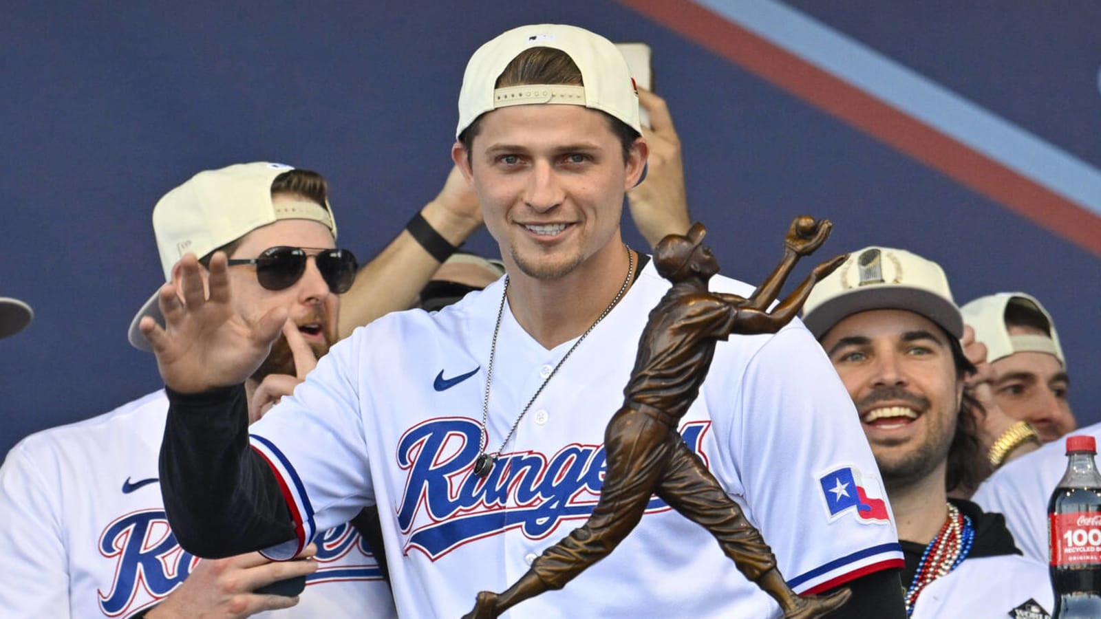 Corey Seager taunts Astros at Rangers’ World Series parade