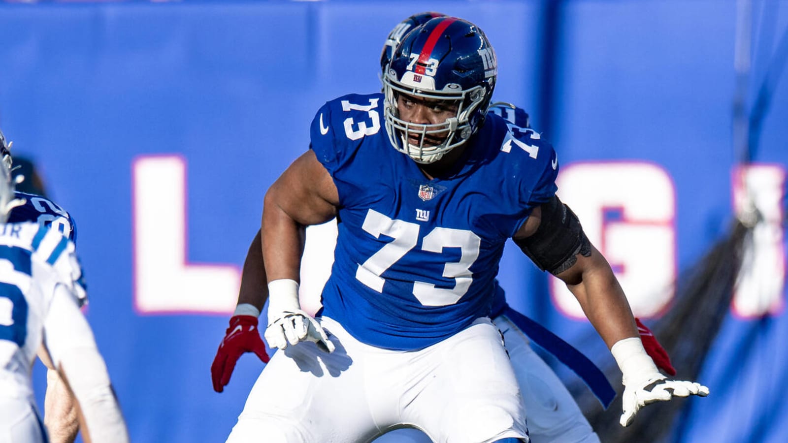 New York Giants keeping Evan Neal at right tackle