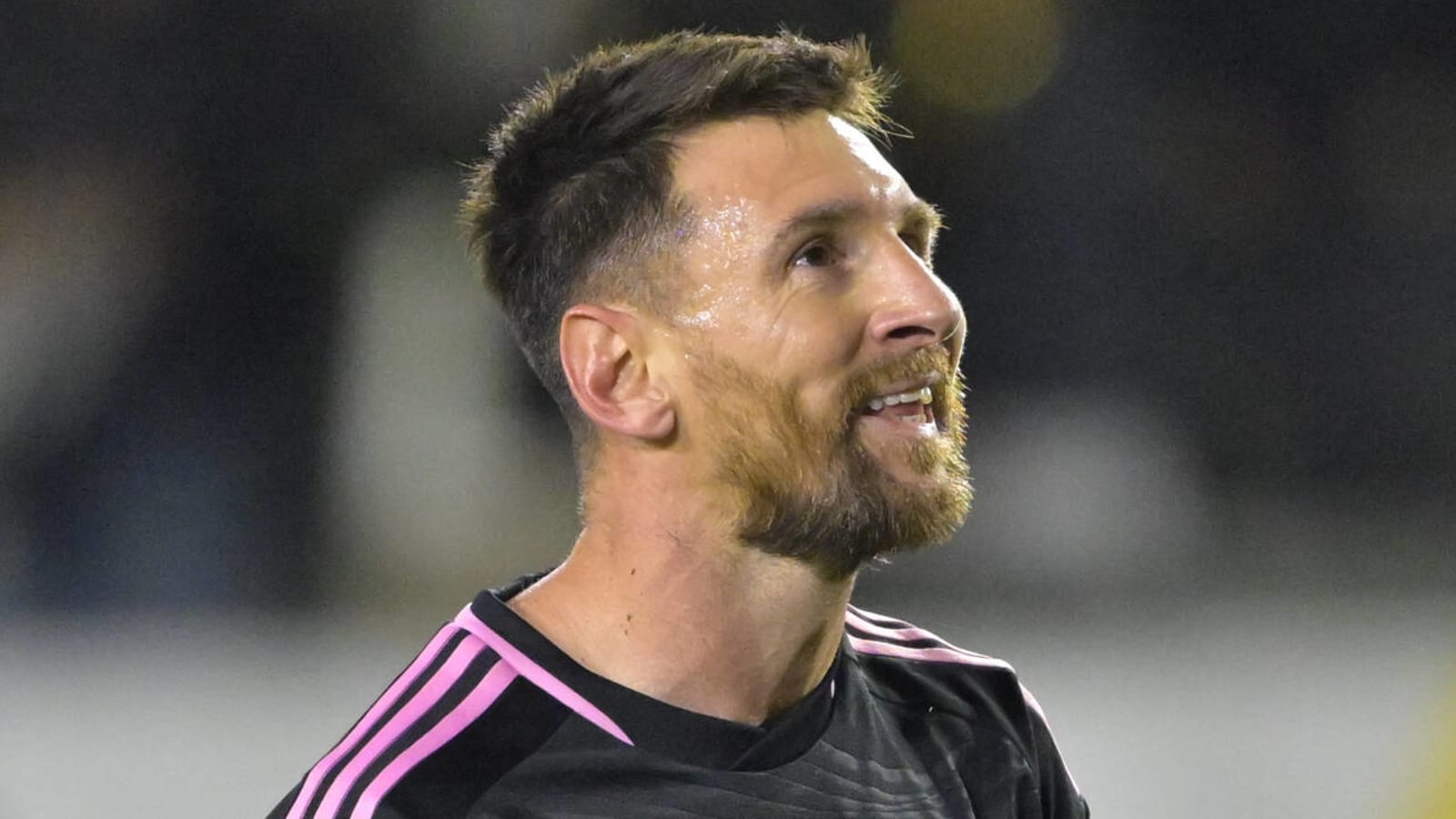 Watch: Lionel Messi uses savvy instinct to help goalie save PK 