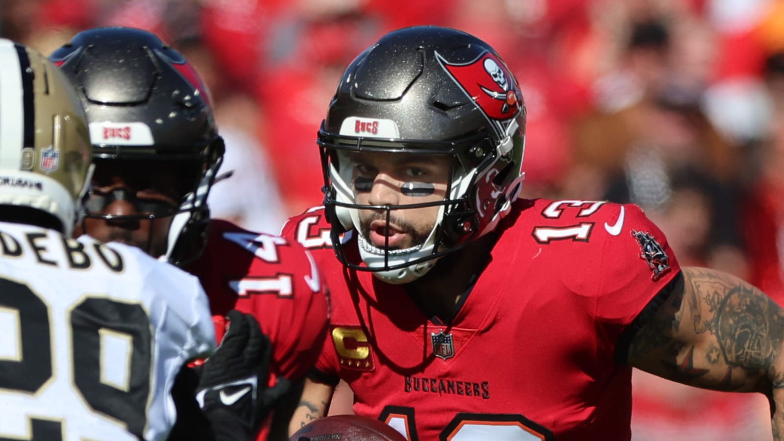 Buccaneers' Evans determined to tie Hall of Famer's record