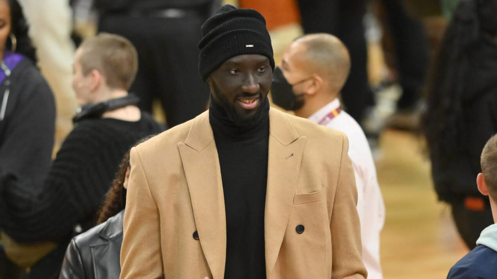 Tacko Fall towers over Dikembe Mutombo in video