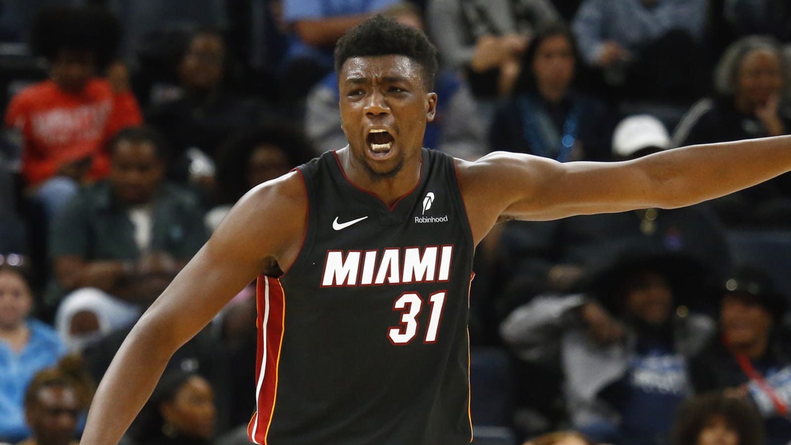 Heat trade veteran center to Pacers