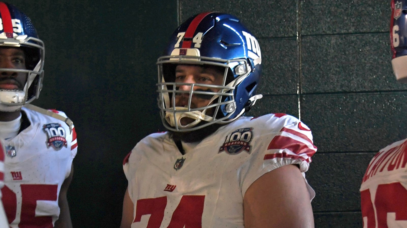 Giants make surprising move by re-signing veteran lineman