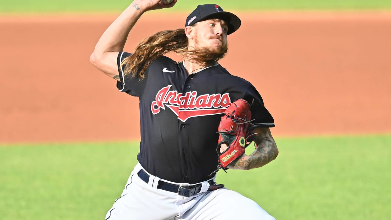 Indians trade Mike Clevinger to Padres for six-player package