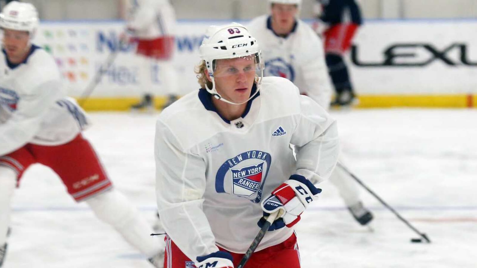 New York Rangers and Tampa Bay Lightning make a 1-for-1 player swap