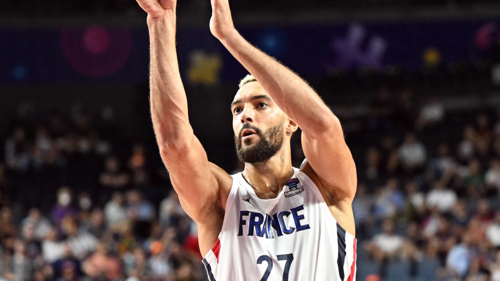 Rudy Gobert drills back-to-back threes in EuroBasket warm-ups