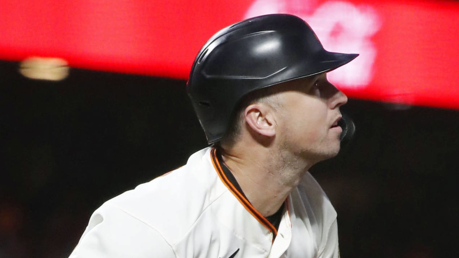 Giants bringing back Buster Posey, hope to retain Brandon Belt